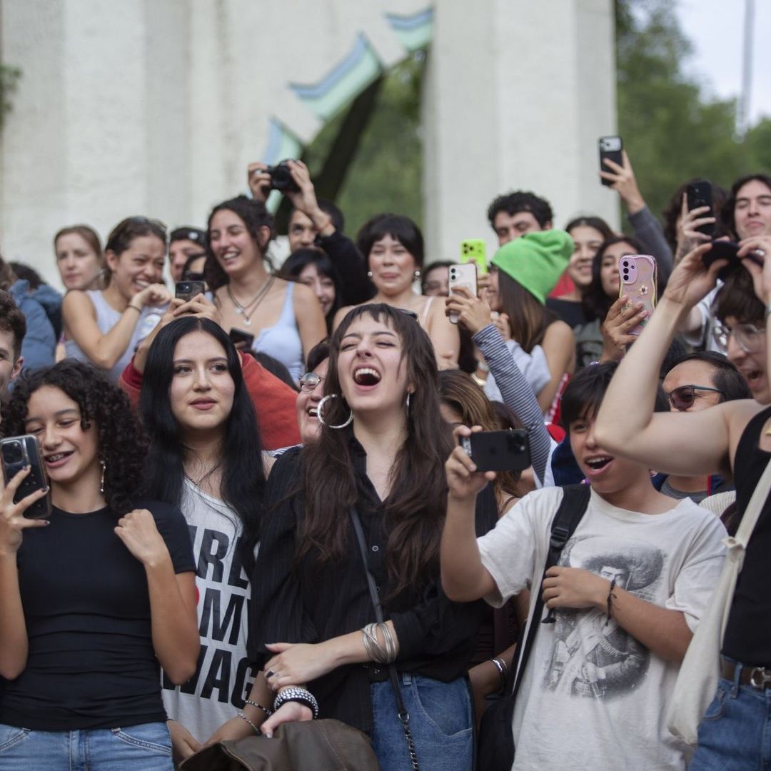 Jóvenes recurren a la IA para buscar apoyo emocional.